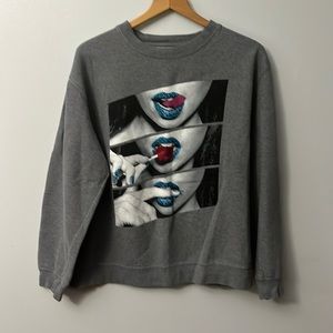 Lips Lollipop. Popular Demand Graphic Crewneck Great condition! Sz Large